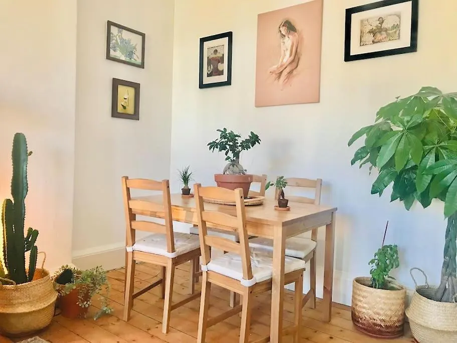 Cosy 2 Bedroom Flat In Edinburgh Apartment