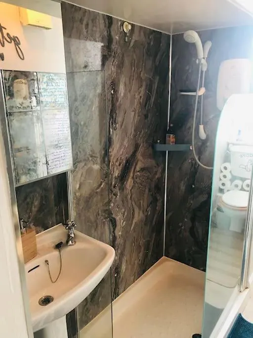 Cosy 2 Bedroom Flat In Edinburgh United Kingdom